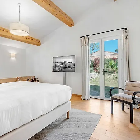 Exceptional Villa- Ac- 5br-10p- Baie Des Canebiers Villa *